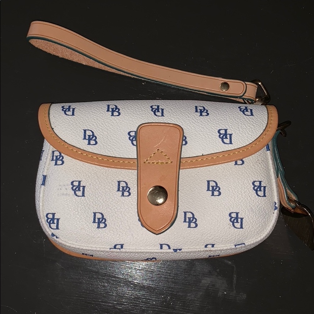 Dooney & Bourke wristlet